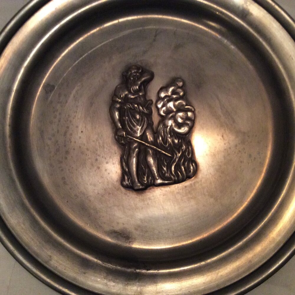 Vintage Les Étains de Paris Pewter Plates – Set of 2